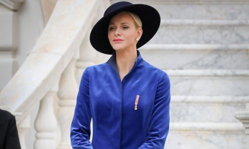 Monegaška princeza plijenila poglede u kraljevski plavom baršunu