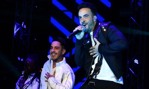 'Despacito' manija u Beogradu: Luisa Fonsija dočekalo tisuće fanova