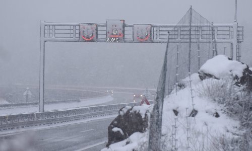 Zimski uvjeti na autocesti Rijeka-Zagreb, zabrana prometa za kamione