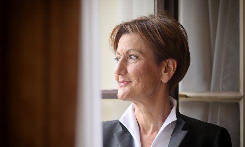 Oporba skupila potpise za opoziv Martine Dalić, no sada kreće u 'šahovsku partiju'