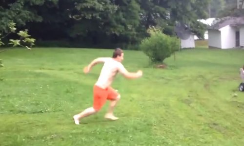 Ovo je bolno gledati, ali ćete se ipak dobro nasmijati