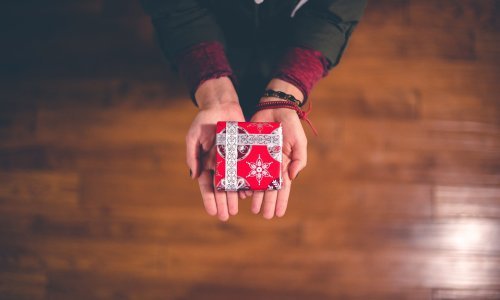 Zašto je dobro biti dobar i kako nas darivanje čini sretnima?