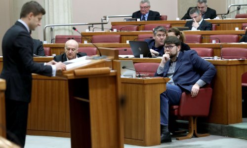 Izglasavanje amandmana na proračun: Redom se odbijaju, oporba prosvjeduje