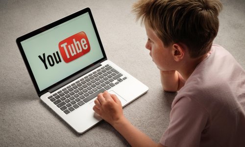 YouTube zbog pedofilskih komentara izbrisao više od 150.000 video snimaka djece