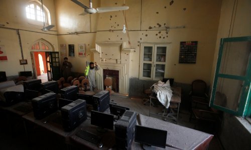 Talibani prerušeni u burke izrešetali studente u Pakistanu