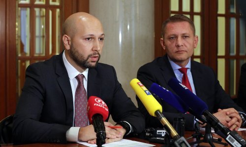 HDZ predao zahtjev za Zmajlovićev opoziv. Zmajlović: HDZ kupuje vijećnike nudeći im poslove i novac