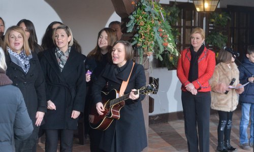 Predsjednica okitila vilu Prekrižje i dočekala prve goste