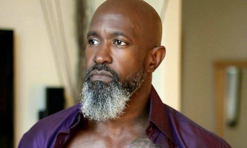 Ima 50 godina, zovu ga ‘djedica’, a izgleda… Pogledajte sami