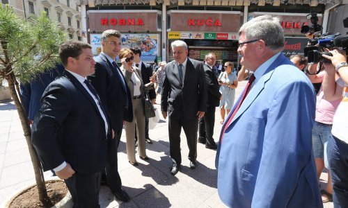 Plenković s Komadinom i Obersnelom na zatvorenom sastanku