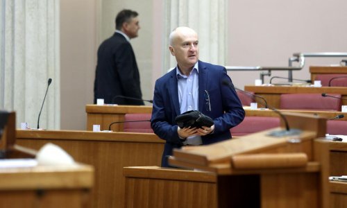 Matić Plenkoviću: Nećete smijeniti Medveda, a ja poručujem - prodajem stan, hitno i povoljno