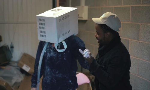 Pogledajte ovog hrkljuša: Youtuber si zacementirao glavu u mikrovalnoj!?