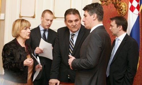 Vlada sporim kadroviranjem krši zakon