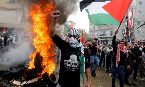 Suzavcem i vodenim topovima na prosvjednike protiv Trumpa