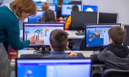 Više od 800 djece na ovogodišnjem Satu kodiranja