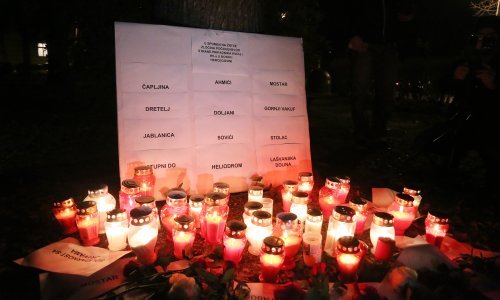 Zapaljene svijeće za žrtve zločina HVO-a