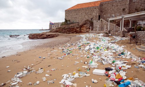 Pogledajte što je jugo donijelo na poznatu dubrovačku plažu