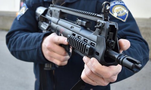 Hrvatski policajci dobili tisuću novih pušaka iz svjetski poznate tvornice oružja