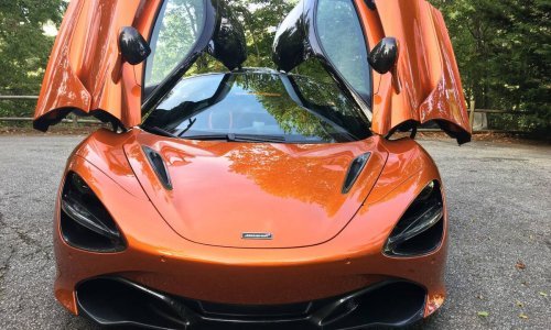 Netko prodaje gotovo novi McLaren 720S za 23 Bitcoina