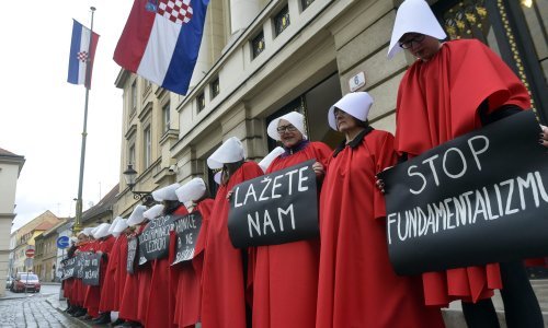 Žene u odorama iz 'Sluškinjine priče': Nismo hodajuće maternice!