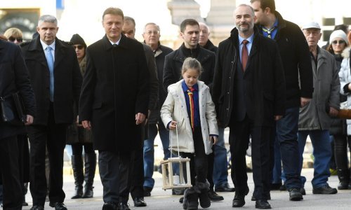 Izviđači donijeli Betlehemsko svjetlo u zagrebačku Katedralu