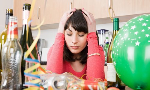 Malo ste pretjerali u partijanju? Evo kako se riješiti neugodnog mamurluka