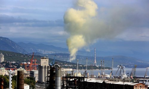 Pojačano dimljenje na centralnom dimnjaku Rafinerije nafte Rijeka, u tijeku stabilizacija sustava