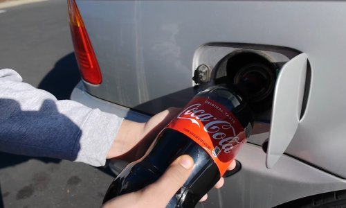Što se dogodi kad probate voziti na Coca Colu umjesto benzina