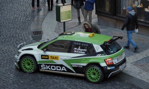 Naručili taksi, a po njih došao reli bolid Škoda Fabia R5