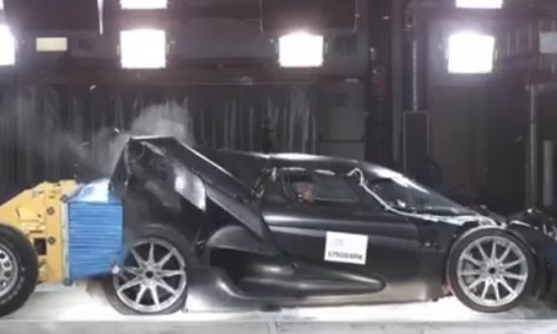 I 2 milijuna eura vrijedni hiperautomobili moraju proći crash test, zar ne?