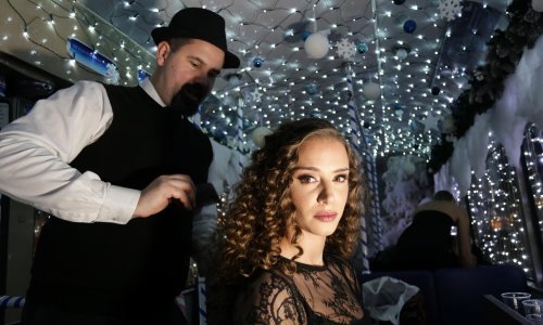 Pogledajte kako su se Osječanke za doček spremale u tramvaju