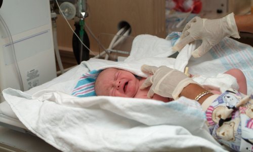 Uzbuna zbog ospica: U švedskom rodilištu ugrožene 54 bebe