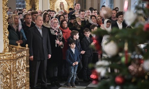 Putin otišao na polnoćku u crkvu u kojoj je bio kršten njegov otac