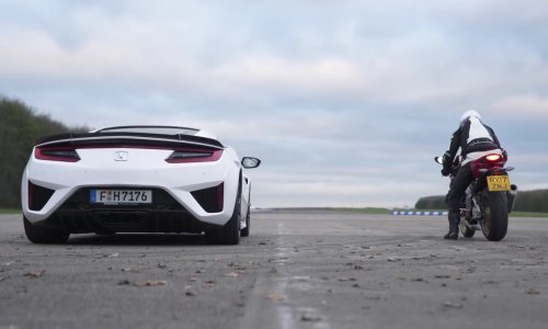 Honda protiv Honde, NSX protiv CBR-ke - što je brže na 402 metra?