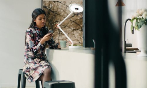 Ova neobična svjetiljka internet šalje direktno u vaš laptop