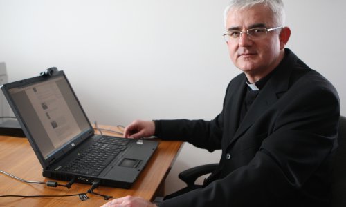 Biskup Uzinić: Crkva ne smije biti poput 'gospođe ludosti', moramo odbaciti licemjerje bez obzira na cijenu