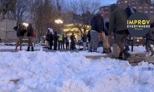 Njujorčani se ponovo provozali podzemnom bez hlača