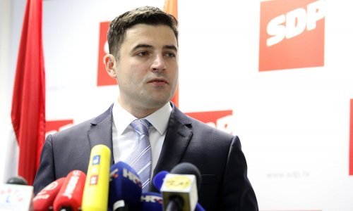 Bernardić objasnio svoje zbunjujuće objave na Facebooku