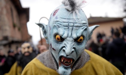 Pogledajte jezive, šašave i satirične maske s najstarijeg karnevala u Europi
