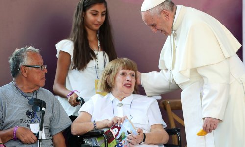 Papa se susreo sa žrtvama spolnog zlostavljanja i oštro raspalio po Crkvi: Oholi ste!