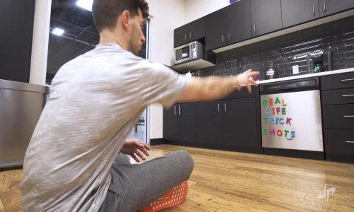 Dude Perfect zna kako se posprema po uredu i kući