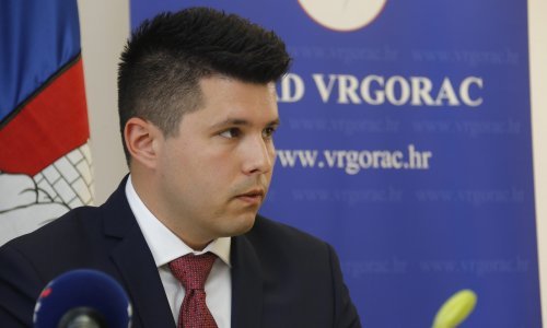 Vrgoračkim gradskim vijećnicima i nadalje po kuna mjesečno