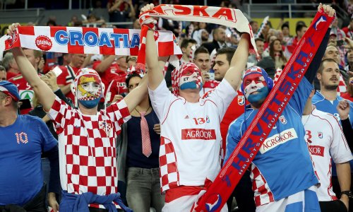 Francuze dočekao pravi pakao, ali ni ispunjena Arena nije pomogla