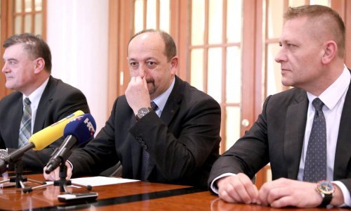 Lovrinović opet o gljivama; Beljak bi ukinuo Hrvatske šume