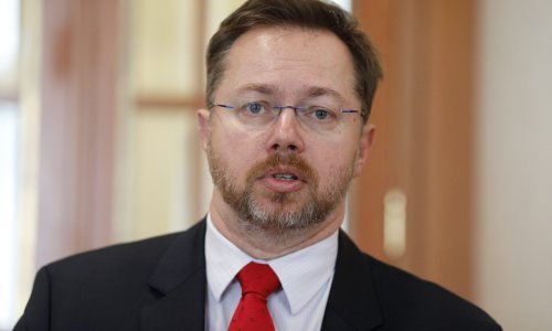 Nije prošao Vargin prijedlog da se maloljetnicima zabrane energetska pića