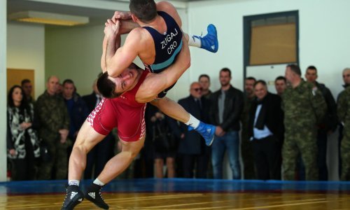 Sportska akcija: Vojnici se razbacali pred Krstičevićem i Janicom Kostelić