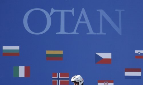 Albright uvjerava Rusiju da joj NATO nije prijetnja