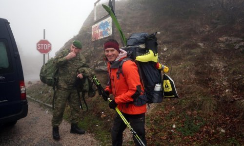 Nakon pola dana hodanja Kostelić stigao na Zavižan - tri sata kasnije stigla je i vojska
