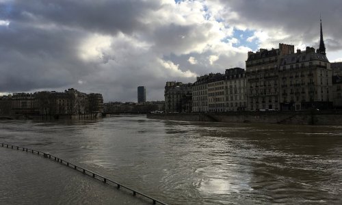 Vodostaj Seine raste, vrhunac se očekuje u Parizu tijekom noći