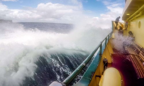 Trajekt s 50 ljudi nestao na Tihom oceanu