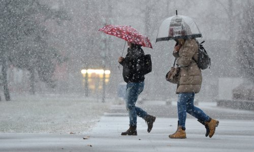 Stigla zima. Snijeg, kiša i jak vjetar u većem dijelu Hrvatske, DHMZ izdao upozorenja